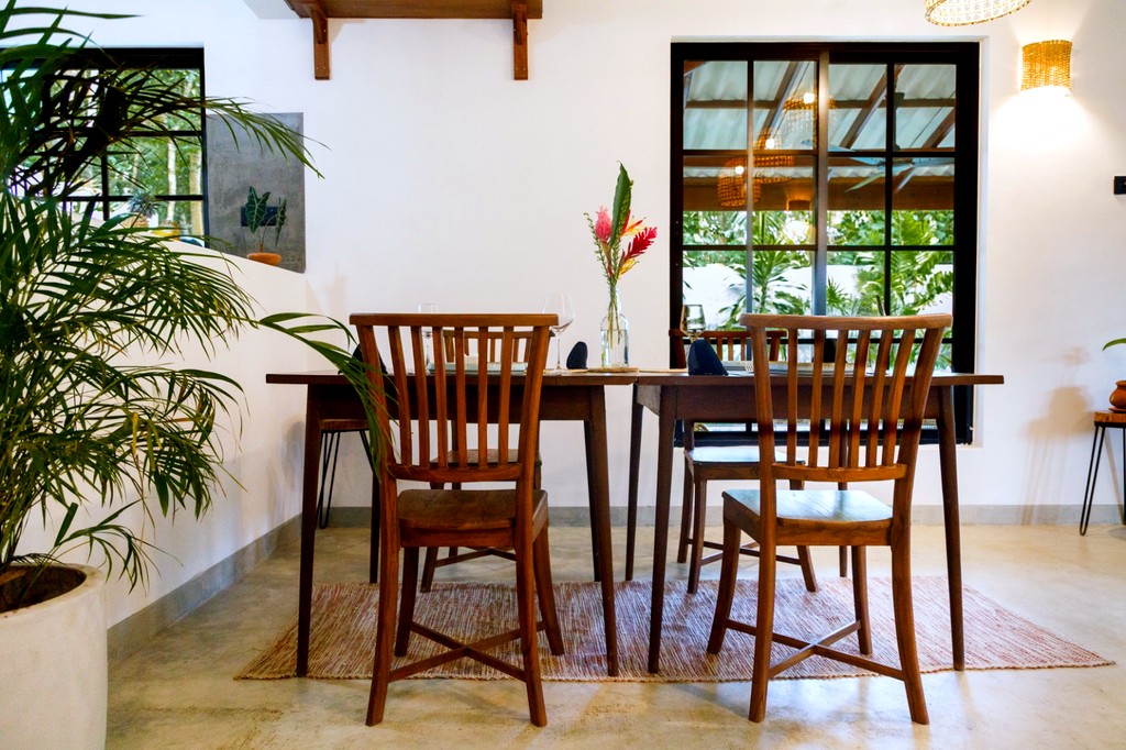 Safiya dining table by the window